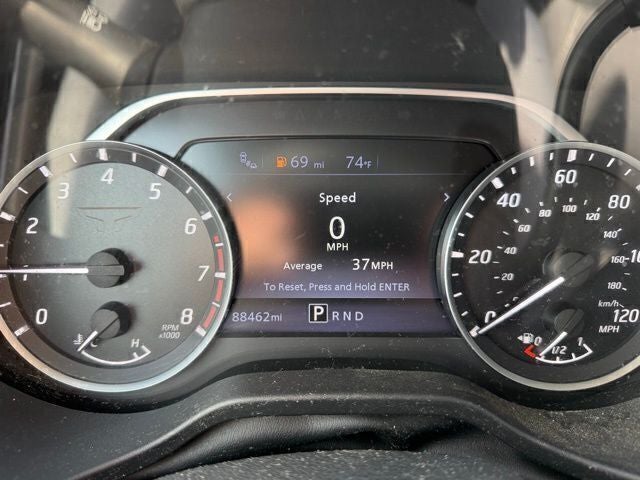 2022 Nissan Titan SV Crew Cab