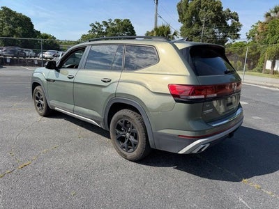 2024 Volkswagen Atlas 2.0T Peak Edition SE w/Technology