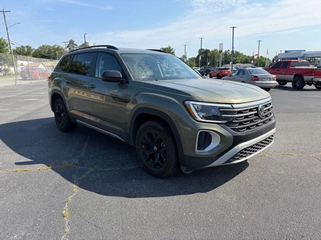 2024 Volkswagen Atlas 2.0T Peak Edition SE w/Technology