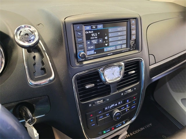 2014 Chrysler Town & Country Touring