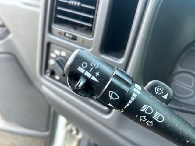 2004 Chevrolet Silverado 1500 LS