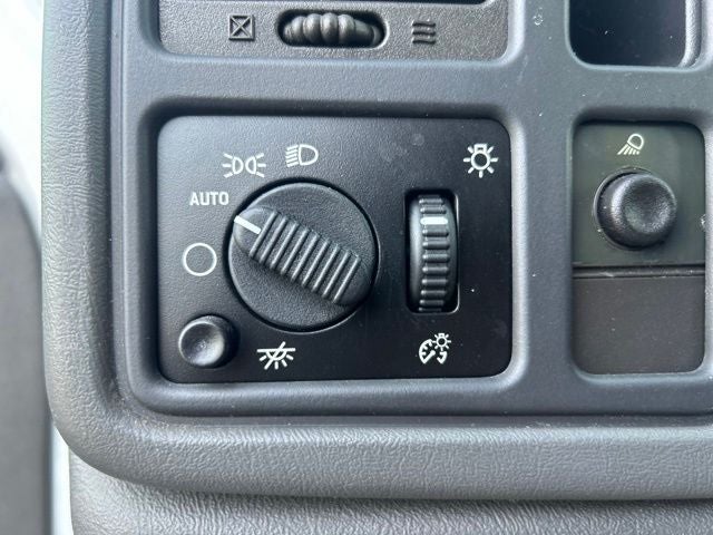 2004 Chevrolet Silverado 1500 LS