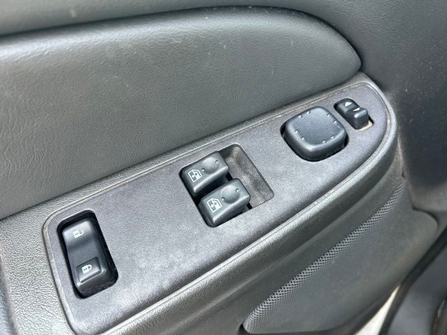 2004 Chevrolet Silverado 1500 LS