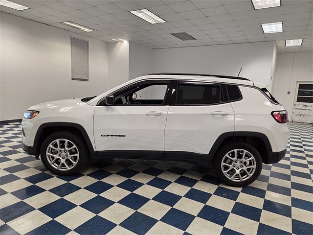 2023 Jeep Compass Latitude Lux