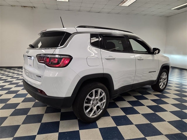 2023 Jeep Compass Latitude Lux