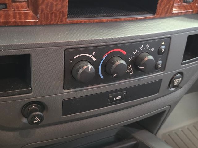 2006 Dodge Ram 2500 SLT Mega Cab