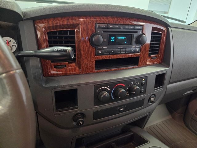 2006 Dodge Ram 2500 SLT Mega Cab