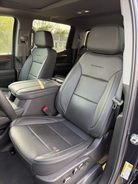 2025 GMC Sierra 1500 Denali Crew Cab 4WD