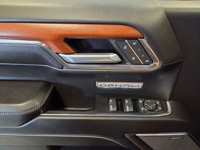 2023 GMC Sierra 1500 Denali CREW CAB 4WD
