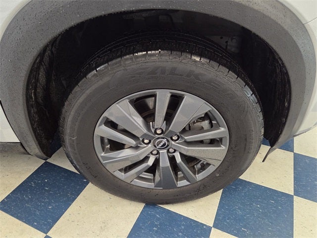 2023 Nissan Pathfinder SV