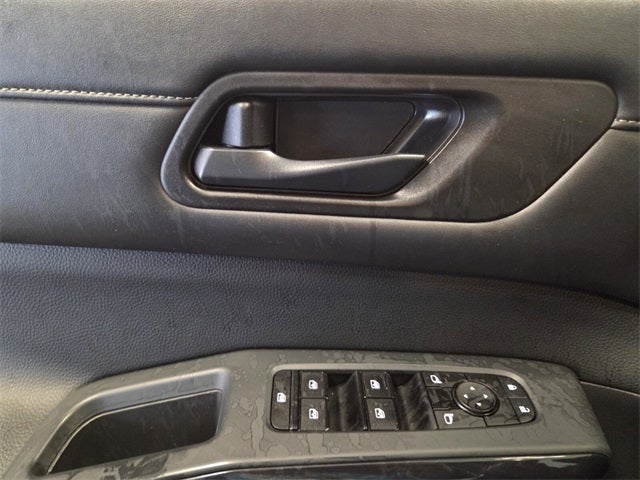 2023 Nissan Pathfinder SV