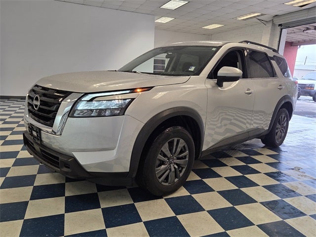 2023 Nissan Pathfinder SV