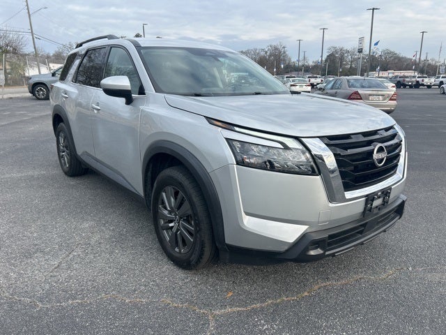 2023 Nissan Pathfinder SV