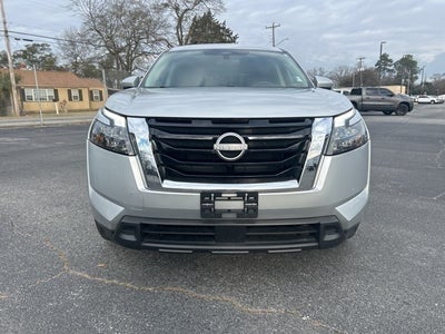 2023 Nissan Pathfinder SV