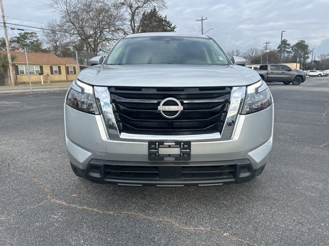 2023 Nissan Pathfinder SV