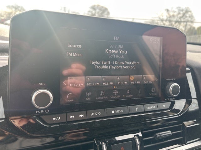 2023 Nissan Pathfinder SV