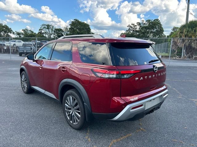 2025 Nissan Pathfinder SL