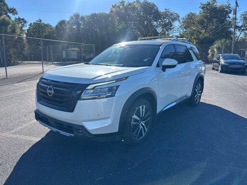 2024 Nissan Pathfinder Platinum