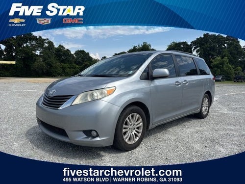 2013 Toyota Sienna XLE 8 Passenger