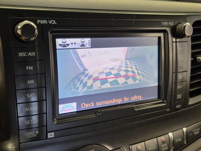 2013 Toyota Sienna XLE 8 Passenger