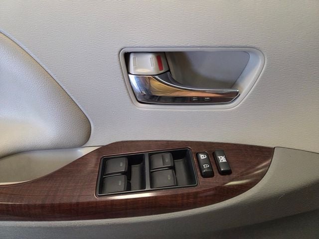 2013 Toyota Sienna XLE 8 Passenger