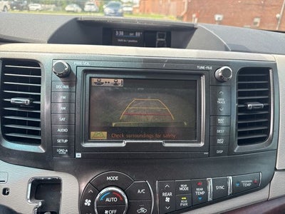 2013 Toyota Sienna XLE 8 Passenger