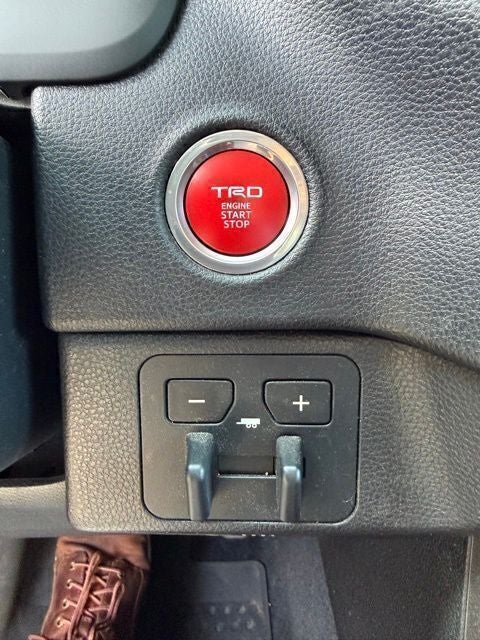 2024 Toyota Tundra SR5 CrewMax 4WD