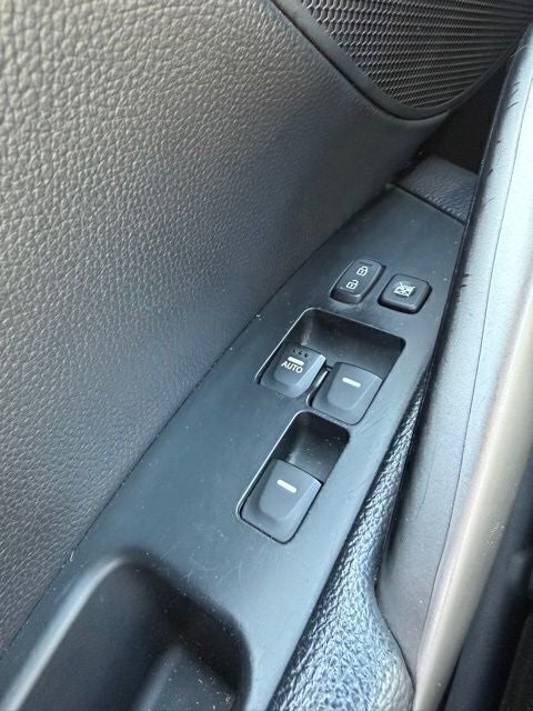 2012 Hyundai Veloster Base w/Black