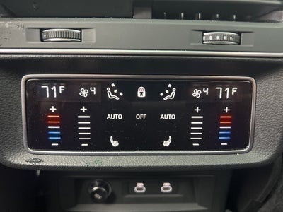 2023 Audi Q7 45 Premium Plus quattro