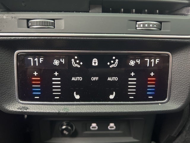 2023 Audi Q7 45 Premium Plus quattro