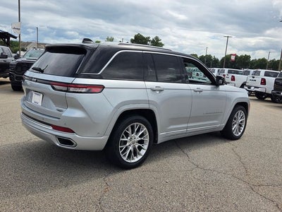 2023 Jeep Grand Cherokee Summit