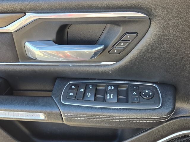 2022 RAM 1500 Laramie Crew Cab 4WD