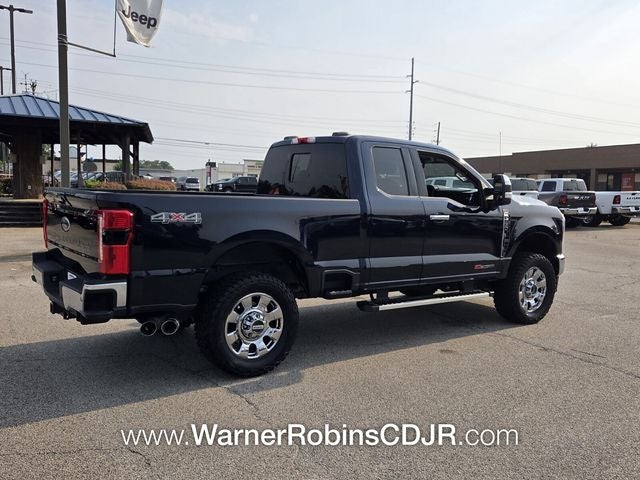 2024 Ford F-350SD Lariat Extended Cab 4WD