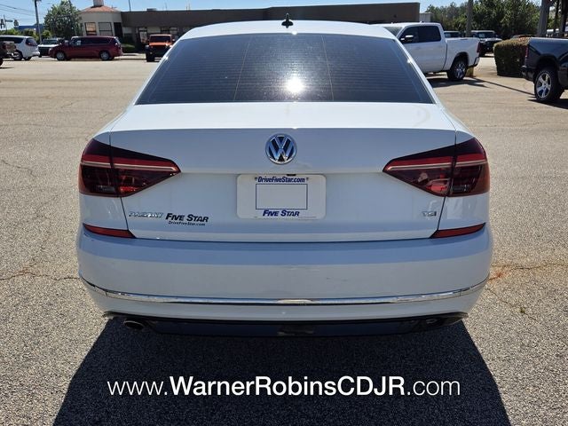 2018 Volkswagen Passat 2.0T R-Line