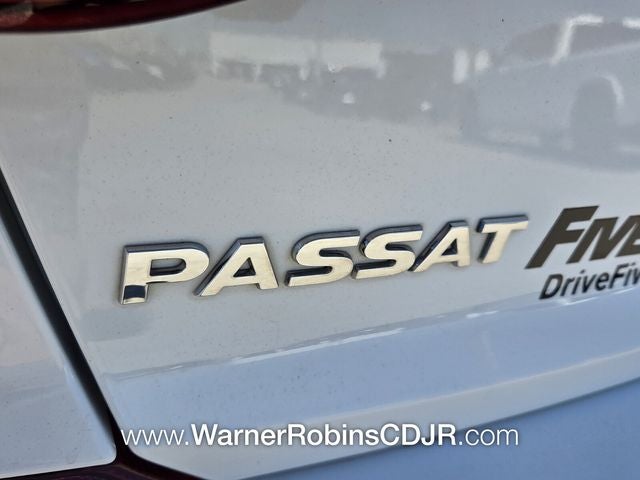 2018 Volkswagen Passat 2.0T R-Line