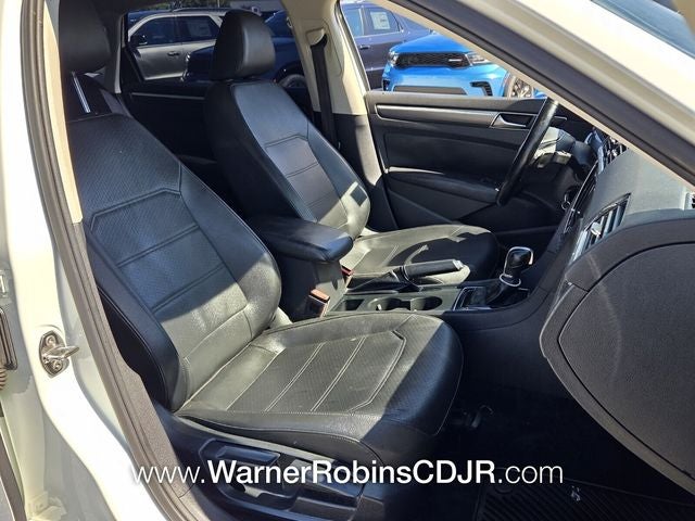 2018 Volkswagen Passat 2.0T R-Line