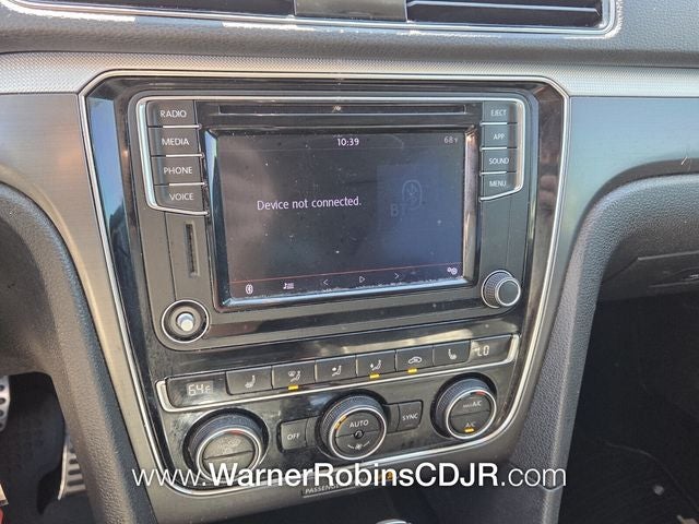 2018 Volkswagen Passat 2.0T R-Line
