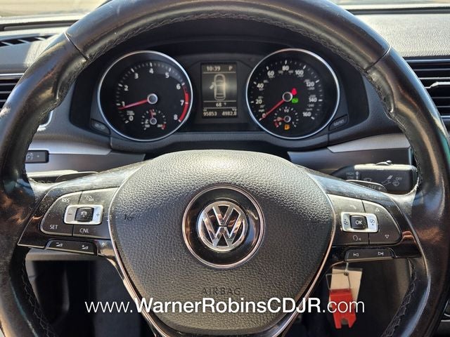 2018 Volkswagen Passat 2.0T R-Line