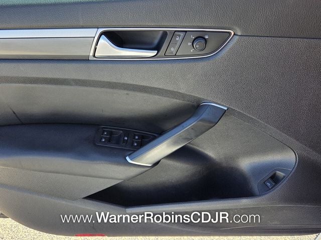 2018 Volkswagen Passat 2.0T R-Line