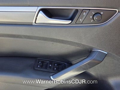 2018 Volkswagen Passat 2.0T R-Line