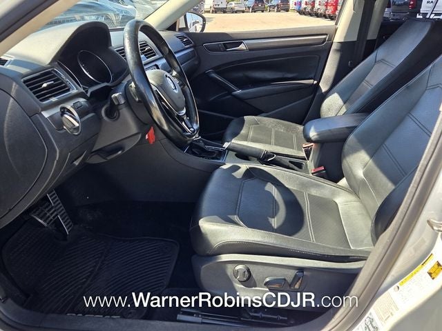 2018 Volkswagen Passat 2.0T R-Line