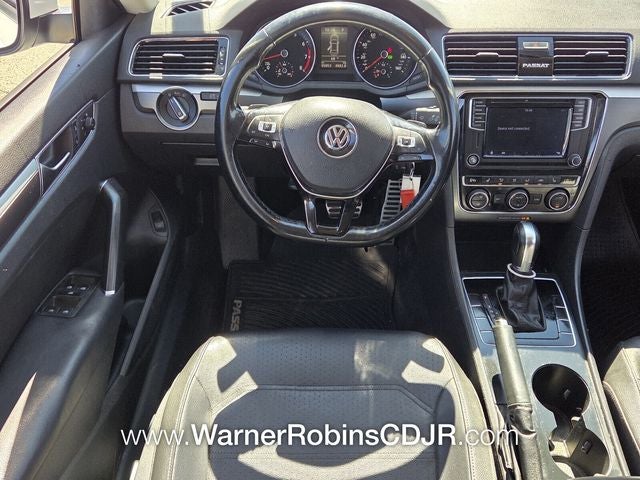 2018 Volkswagen Passat 2.0T R-Line