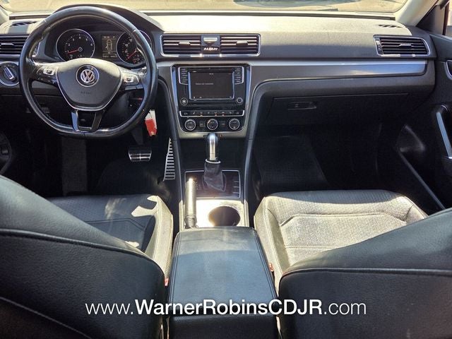 2018 Volkswagen Passat 2.0T R-Line
