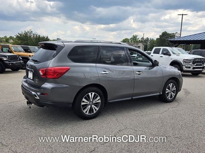 2020 Nissan Pathfinder SL