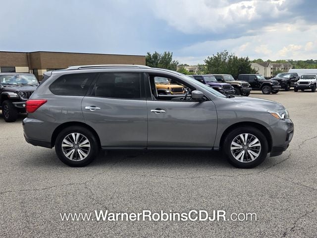 2020 Nissan Pathfinder SL