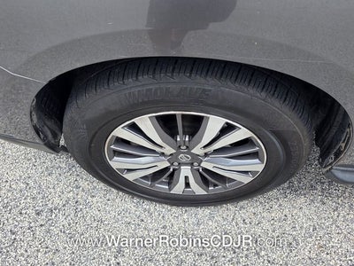 2020 Nissan Pathfinder SL