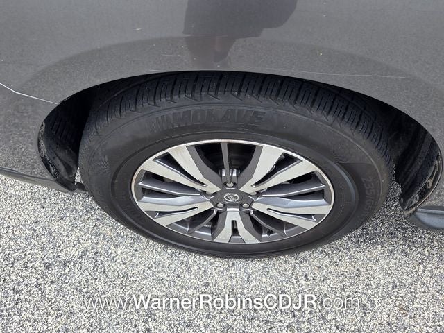 2020 Nissan Pathfinder SL