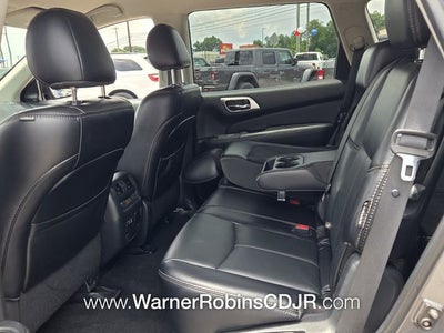 2020 Nissan Pathfinder SL