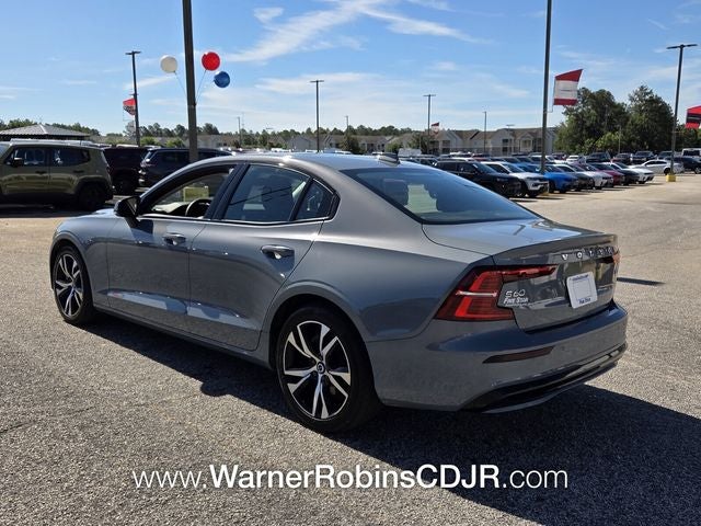 2024 Volvo S60 B5 Core Dark Theme