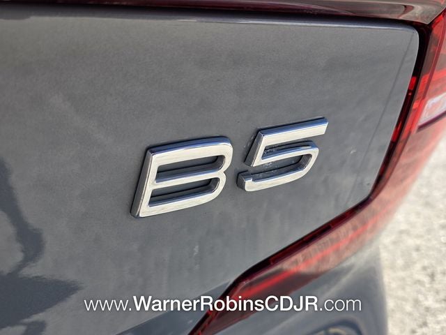 2024 Volvo S60 B5 Core Dark Theme